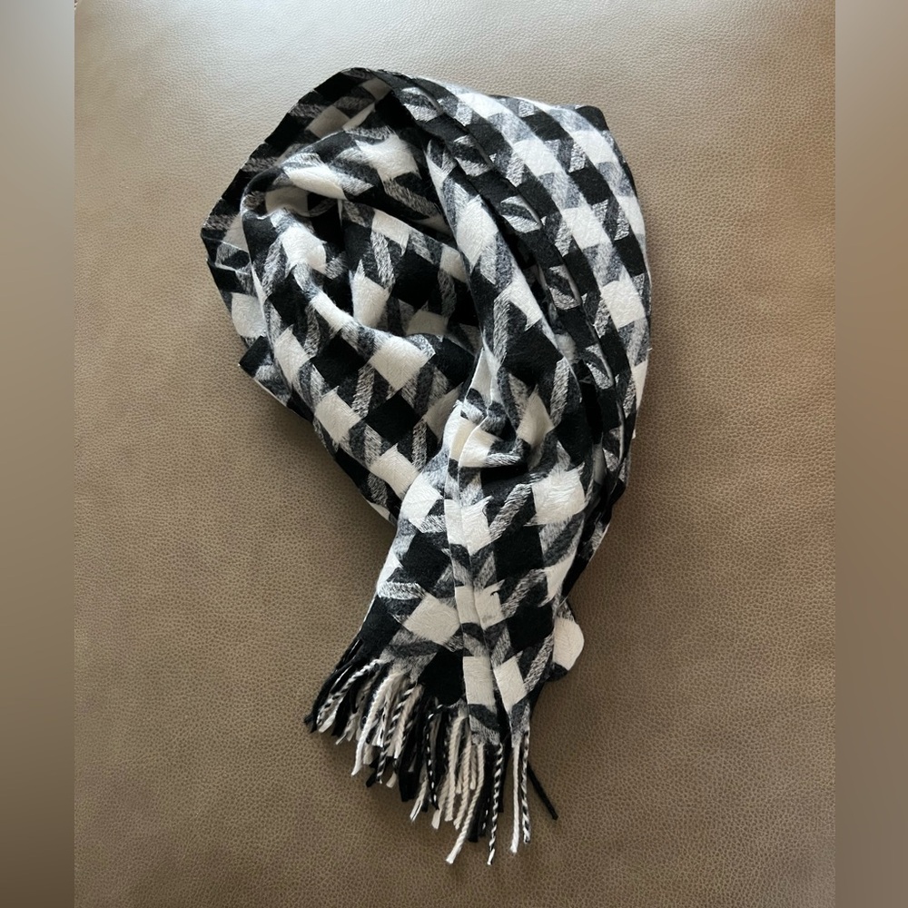 Saks Houndstooth Jacquard Scarf